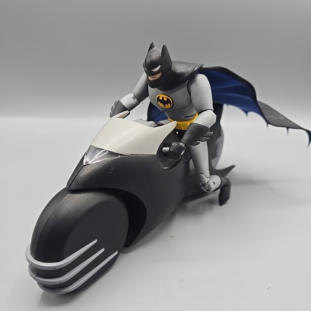 DC Collectibles Batman The Animated Series - Batman & Batcycle Loose Figure